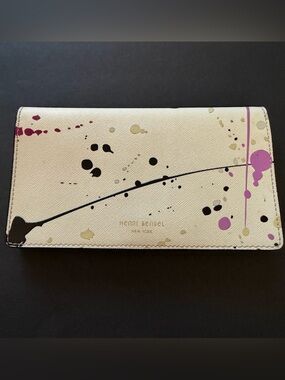 Henri Bendel West 57th Beige Splatter Paint Wallet Leather Zip Travel Slim